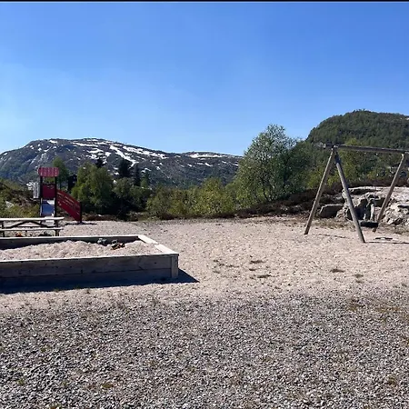 Close To Kjeragbolten *