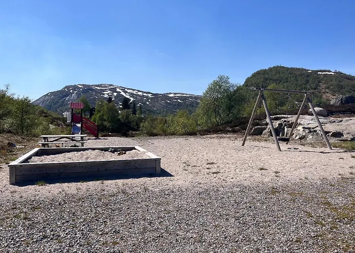 Close To Kjeragbolten *